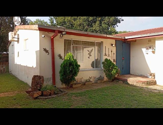 4 BEDROOM HOUSE FOR SALE IN SASOLBURG EXT 12